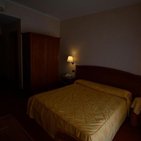 Villa Sirena Hotel E Ricevimenti Durazzano Экстерьер фото